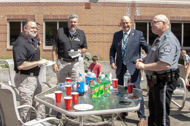 SRO News - Summit students treated to pizza following safety scare in Columbus